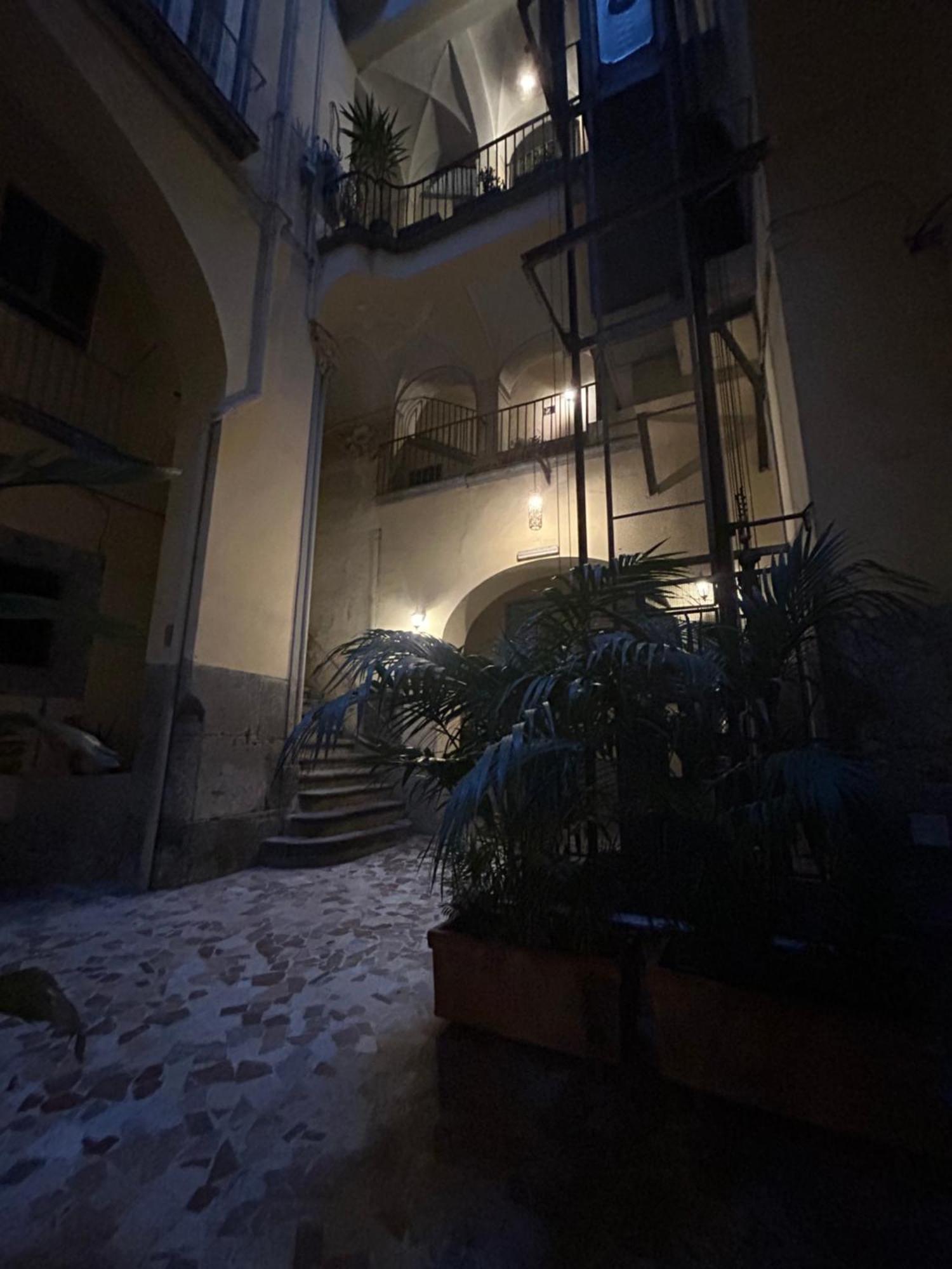 Anni Apartment Chiaia نابولي المظهر الخارجي الصورة