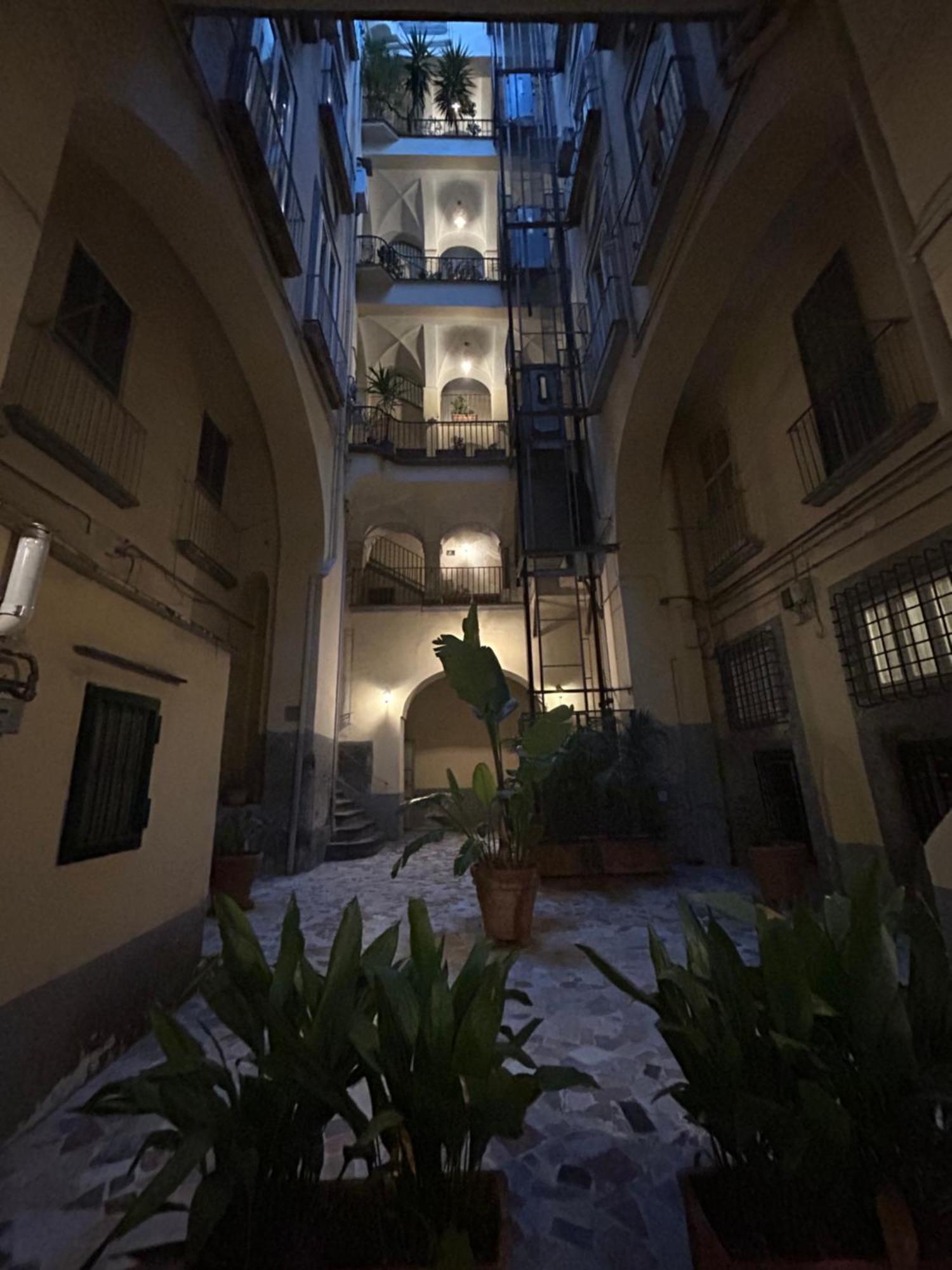 Anni Apartment Chiaia نابولي المظهر الخارجي الصورة
